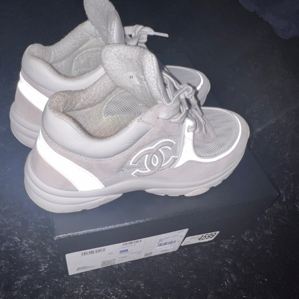 100% AUTHENTIC SUEDE CHANEL SNEAKERS SIZE 38 - Picture 2 of 9